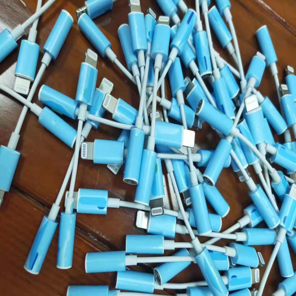 適用于蘋果13/13Pro lightning轉(zhuǎn)3.5mm音頻轉(zhuǎn)接線 耳機轉(zhuǎn)換頭定制